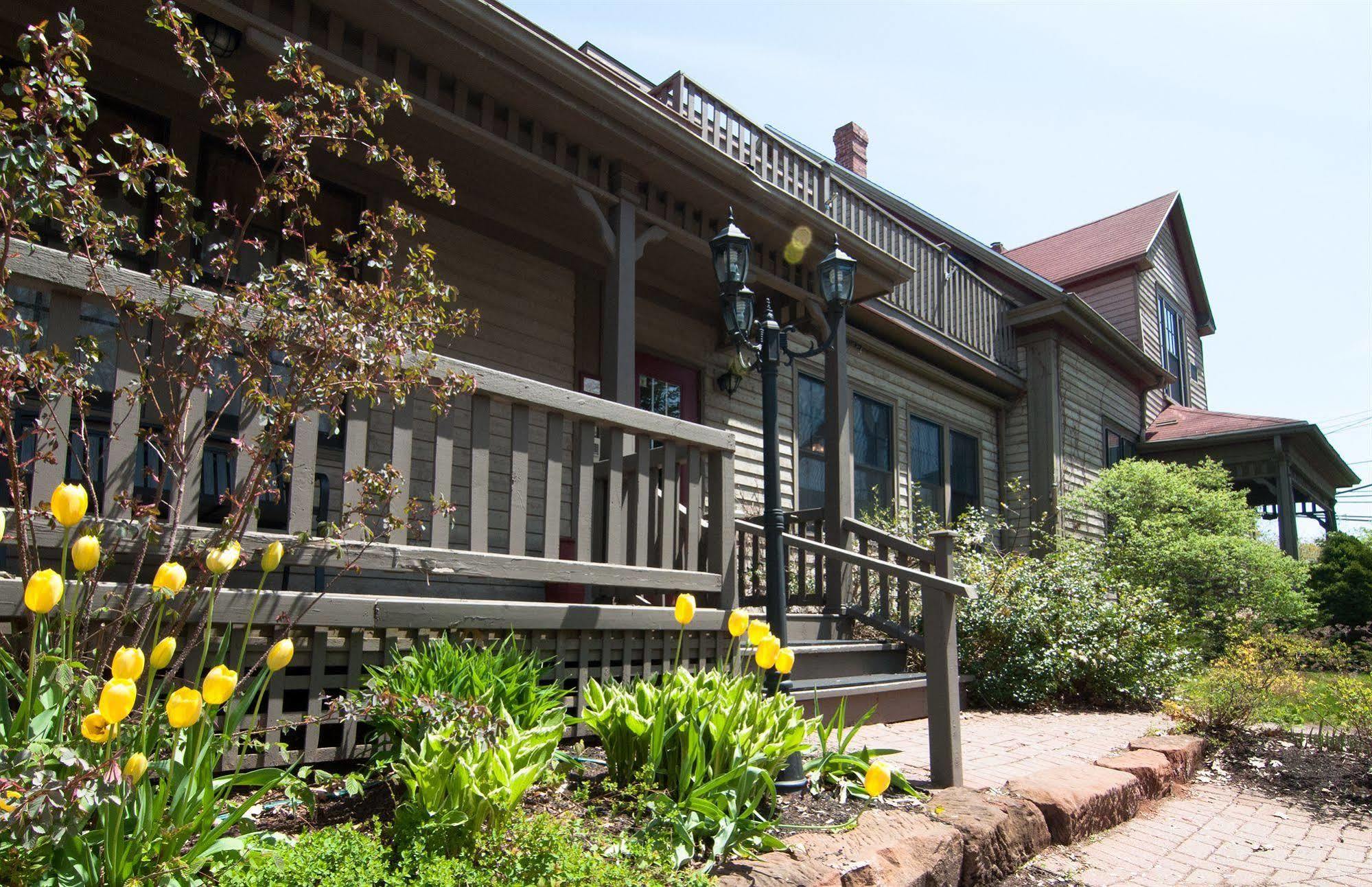 Shipwright Inn Charlottetown Exterior photo